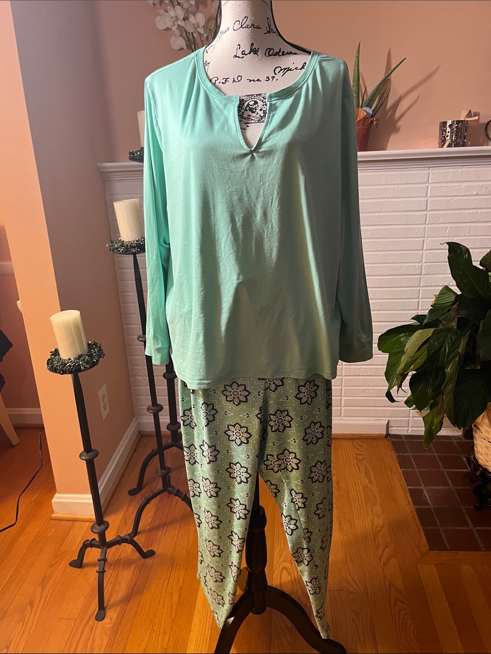 Women's Mint Green Long-Sleeve Pajama Set with Printed Pants Size 2XP